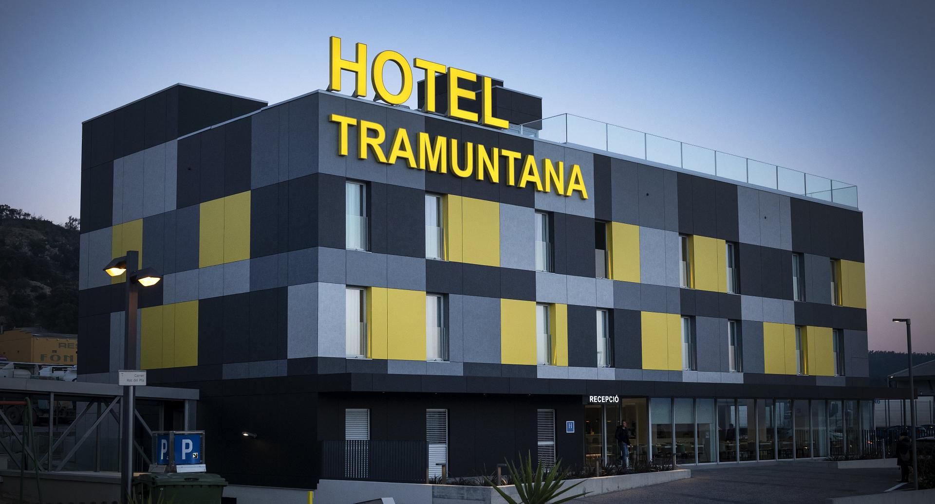 Tu hotel junto a la AP-7